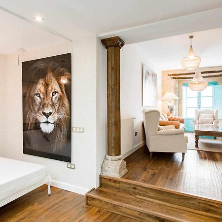 Revitalized Apartment In Historical Building Жирона Экстерьер фото