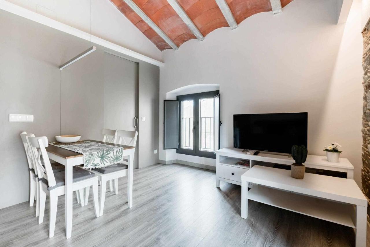 Revitalized Apartment In Historical Building Жирона Экстерьер фото