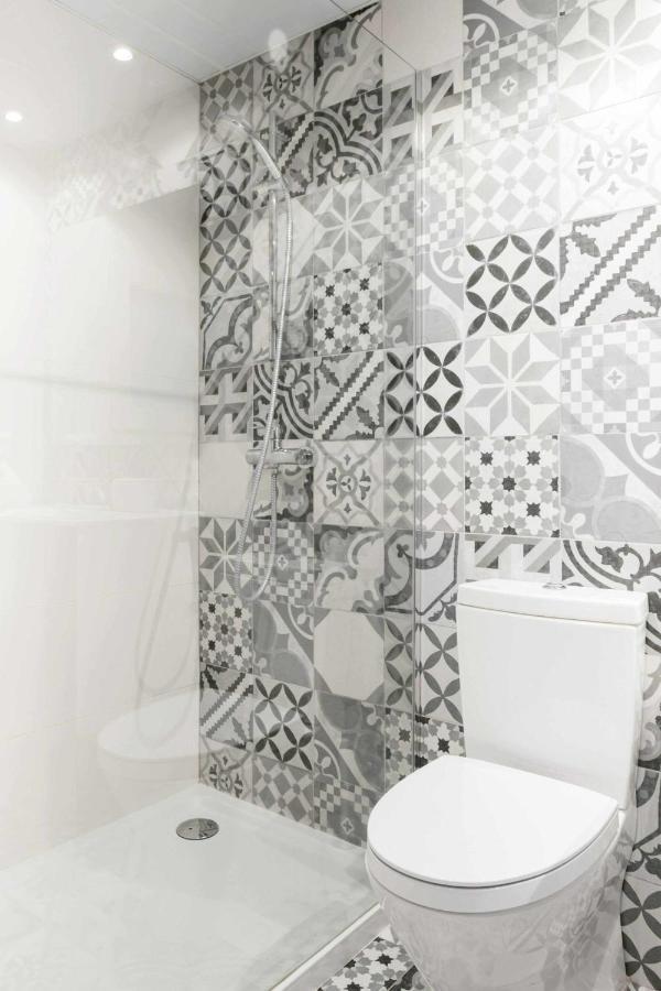 Revitalized Apartment In Historical Building Жирона Экстерьер фото