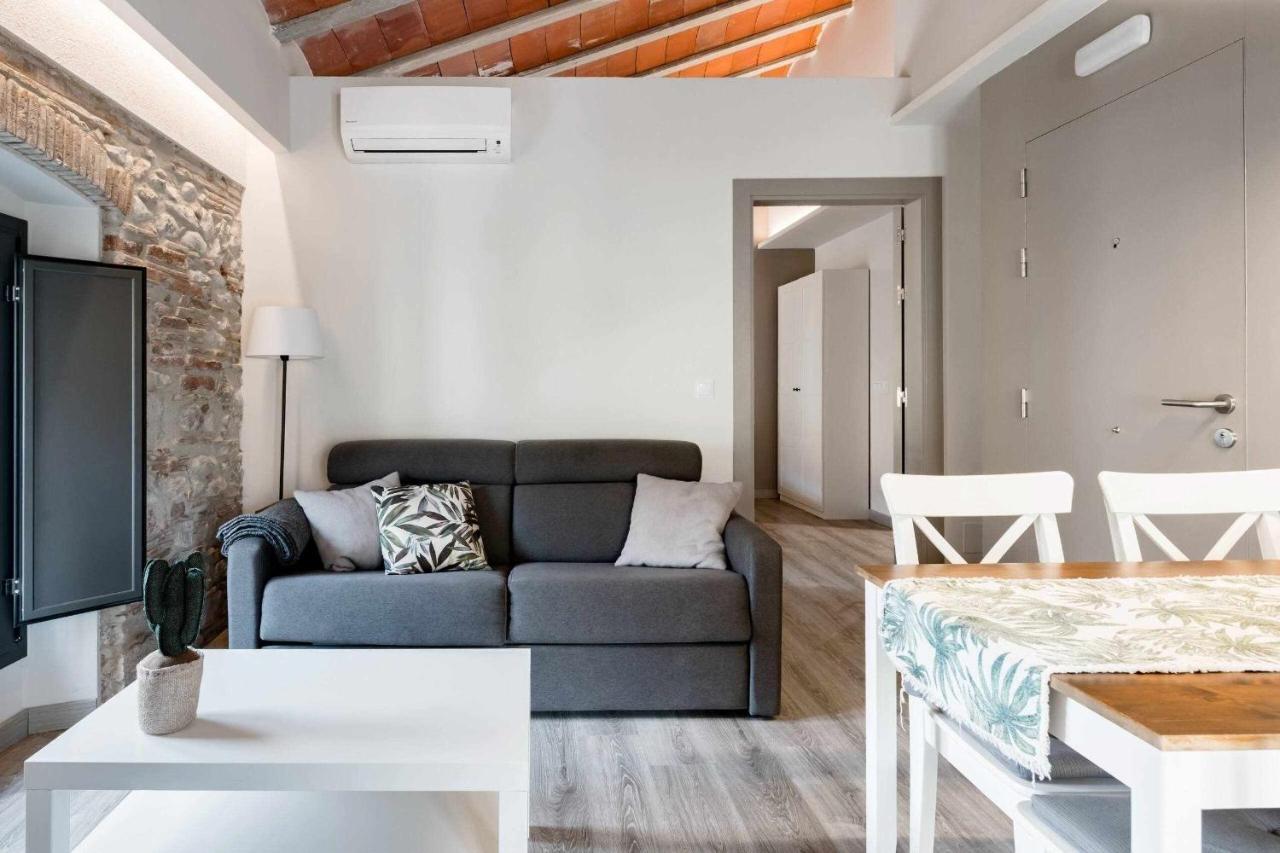Revitalized Apartment In Historical Building Жирона Экстерьер фото