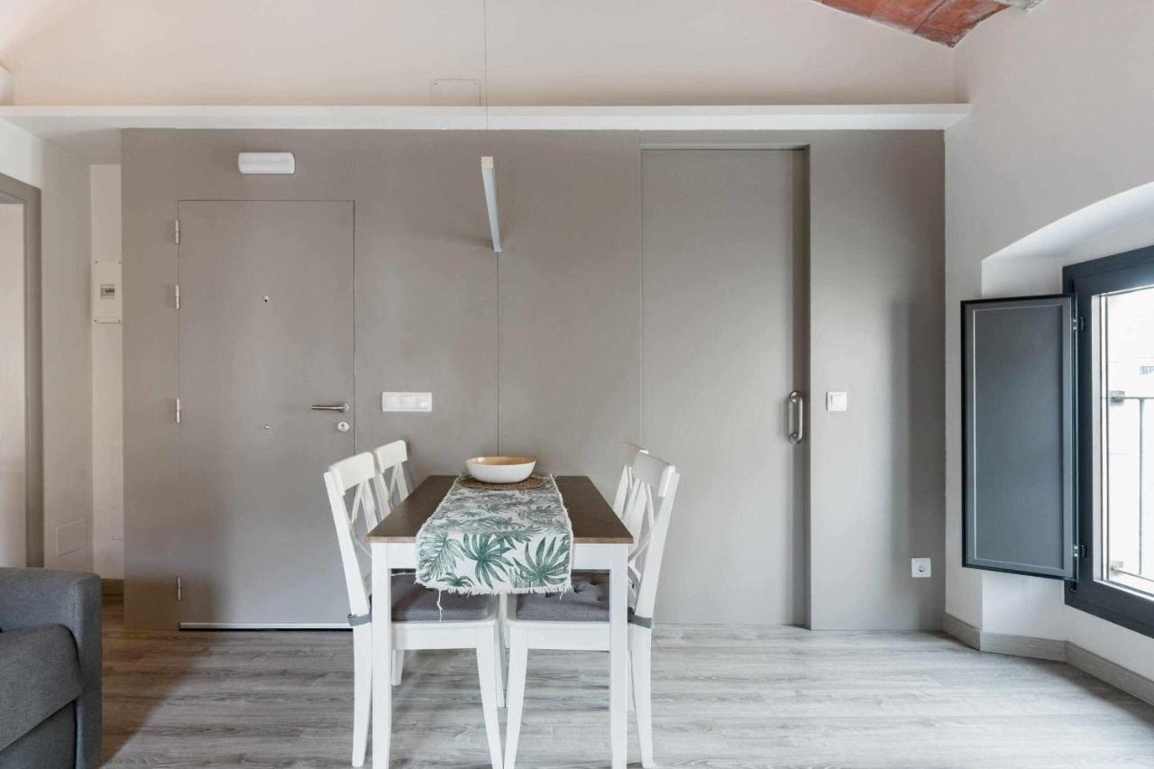 Revitalized Apartment In Historical Building Жирона Экстерьер фото