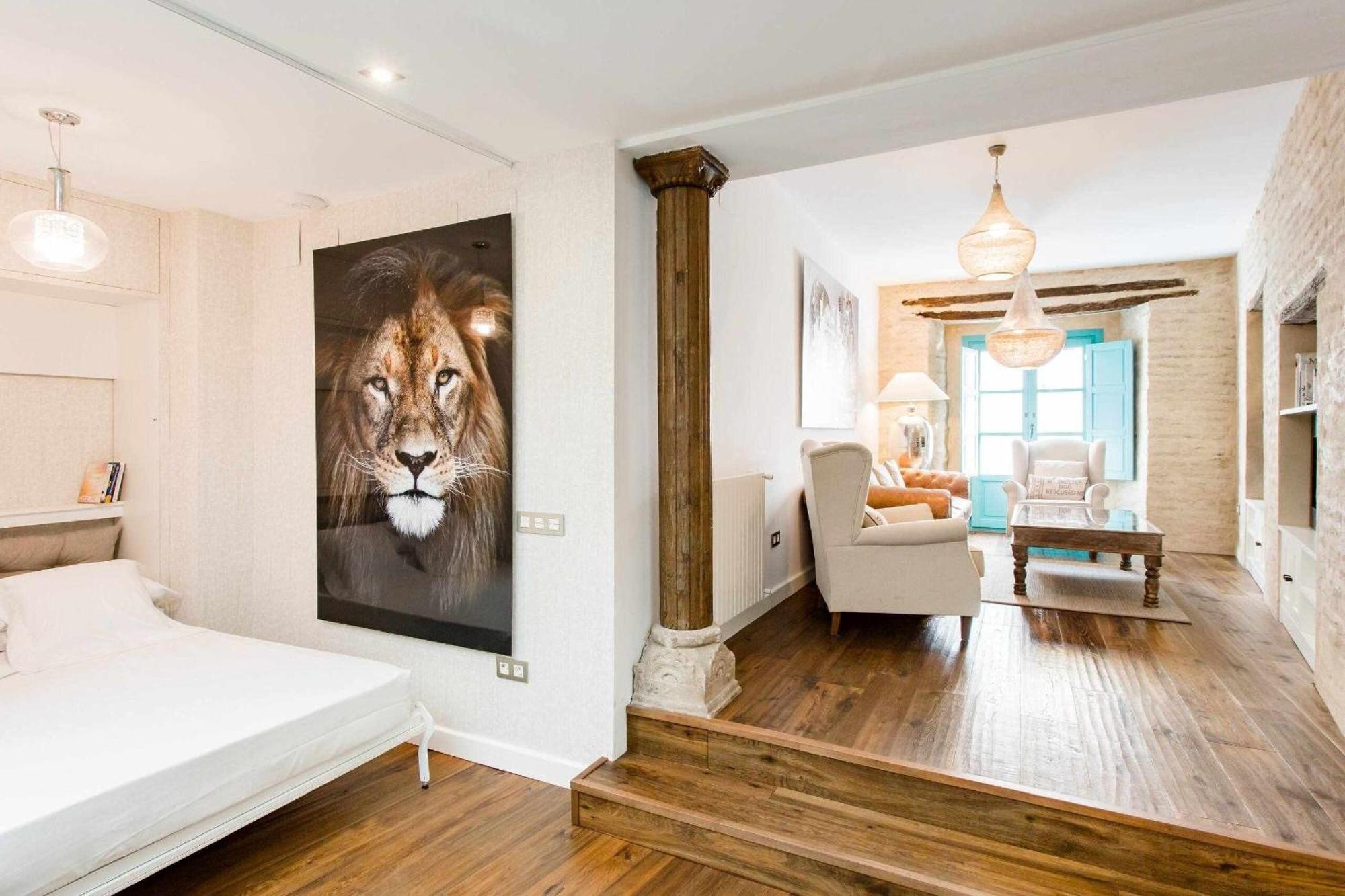 Revitalized Apartment In Historical Building Жирона Экстерьер фото
